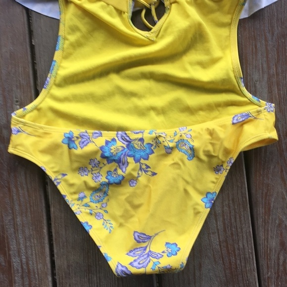 Sam Edelman Floral Ruffle One Piece Swimsuit - Picture 8 of 11